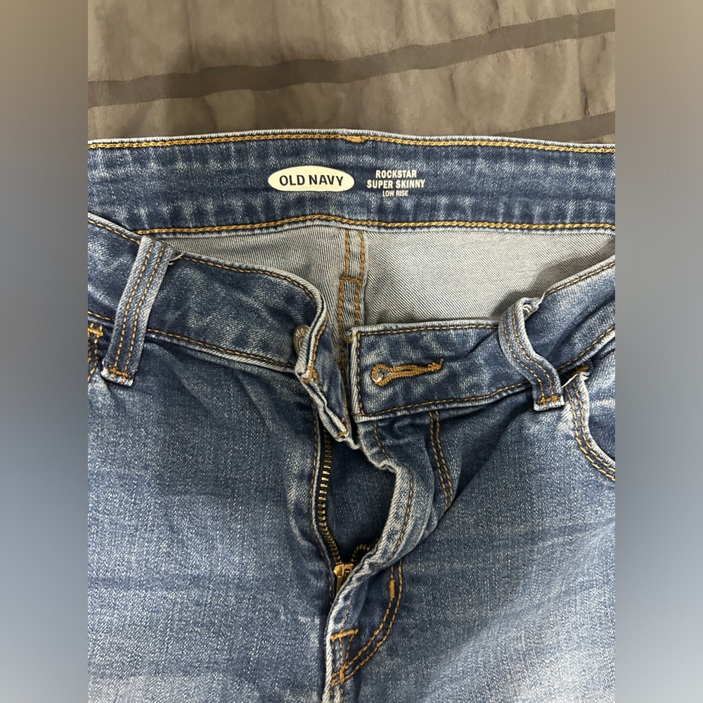 Old Navy RockStar Low Rise Super Skinny - Picture 4 of 7